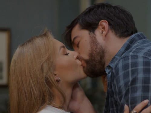 "¡Vivan los novios!"