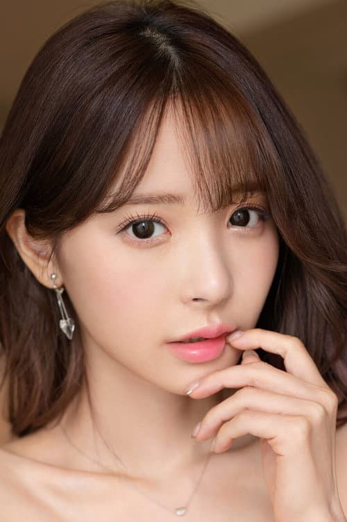 Kana Momonogi